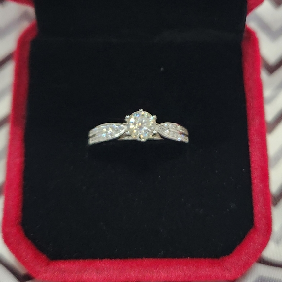 NIB Brand New Hidden Adjustable Moisanite Ring GRA Certified - Picture 3 of 9